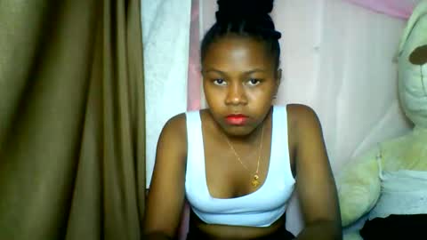 Snapshot of lara_belle chatting on May 2026 02:34:01 PM lara_belle online show from May 2026 02:34:01 PM