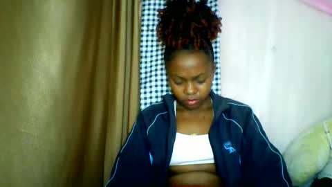 Snapshot of lara_belle chatting on May 2026 03:14:02 AM lara_belle online show from May 2026 03:14:02 AM