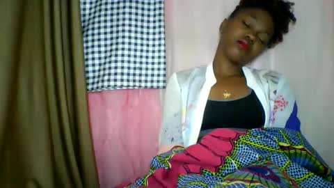 Snapshot of lara_belle chatting on May 2026 07:16:02 AM lara_belle online show from May 2026 07:16:02 AM