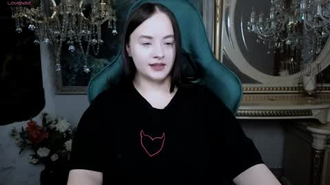 Snapshot of lara_benson_ chatting on November 2025 10:51:01 AM lara_benson_ online show from November 2025 10:51:01 AM