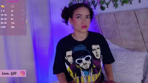 Lara Gill online show from September 2025 01:22:01 PM