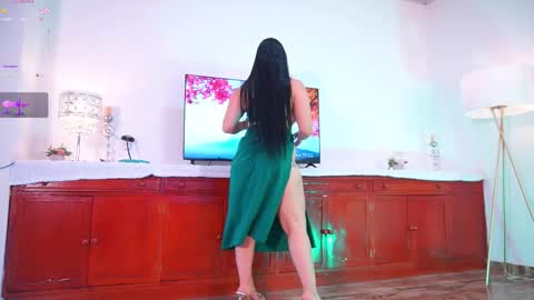 Hello Guys I am Lara Giraldo  WELCOME To my room online show from October 2025 12:01:02 AM