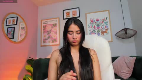 Snapshot of lara_madisson chatting on December 2024 04:09:02 AM Lara Madisson online show from December 2024 04:09:02 AM