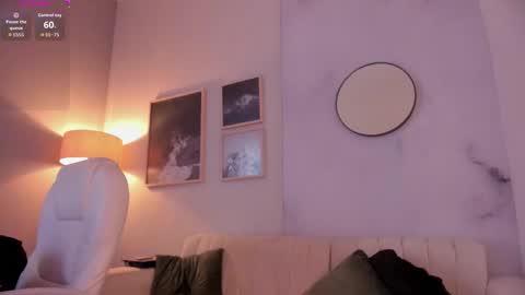 Snapshot of lara_madisson chatting on September 2025 05:42:01 AM Lara Madisson online show from September 2025 05:42:01 AM