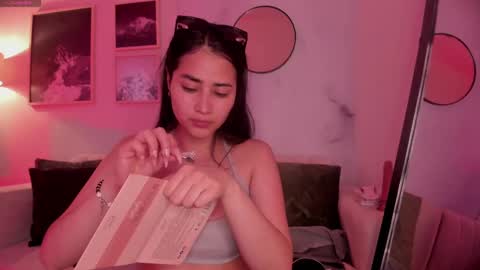 Snapshot of lara_madisson chatting on September 2025 05:34:02 AM Lara Madisson online show from September 2025 05:34:02 AM