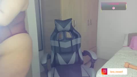 Snapshot of lara_rose1 chatting on October 2025 04:42:01 AM LARA ROSE online show from October 2025 04:42:01 AM