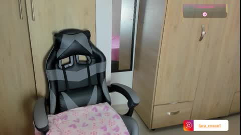 Snapshot of lara_rose1 chatting on January 2026 07:34:01 AM LARA ROSE online show from January 2026 07:34:01 AM