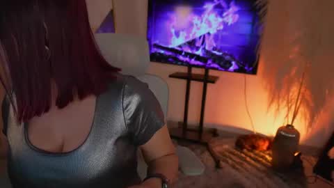 Lara  online show from November 2025 04:33:01 AM