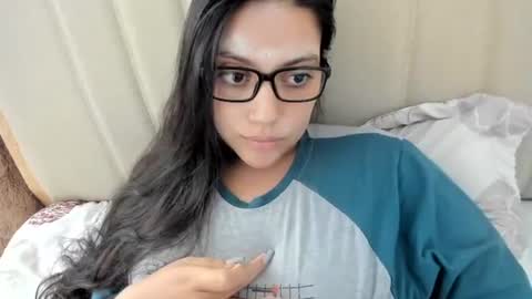 lara online show from November 2025 06:41:02 PM