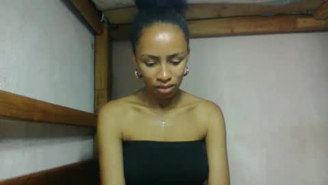 larah98 online show from March 2026 06:52:01 AM