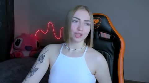 LaraKrein lk online show from October 2025 06:28:02 PM