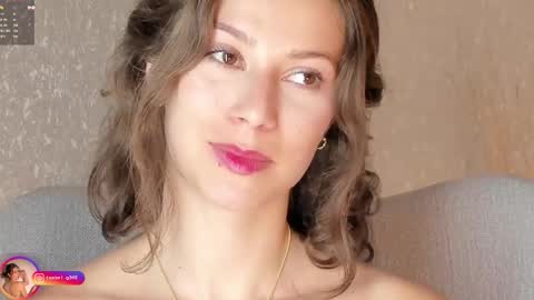 Lara  online show from October 2025 01:45:02 PM