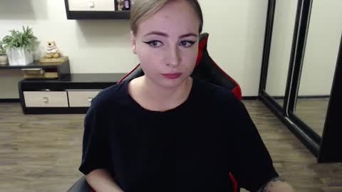 Snapshot of laralianna chatting on September 2025 10:17:01 AM Laralianna online show from September 2025 10:17:01 AM