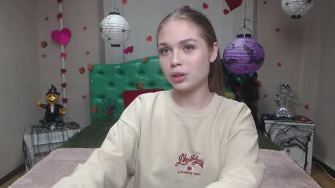 LaraPika online show from November 2025 06:07:02 PM