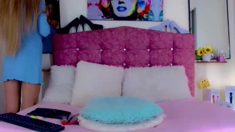 LARA online show from October 2025 05:45:02 PM
