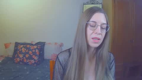 Snapshot of larawintersxxx chatting on March 2025 06:37:01 PM larawintersxxx online show from March 2025 06:37:01 PM