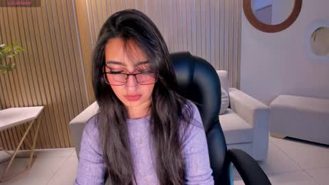 Larisa Smirnov online show from October 2025 05:48:02 AM