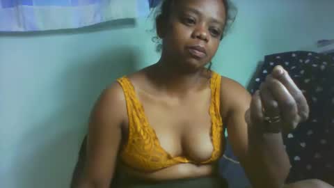 larissa645771 online show from November 2025 07:46:02 PM