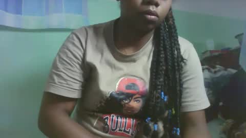 larissa645771 online show from November 2025 06:29:01 PM