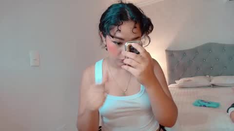 Larissas online show from October 2025 10:21:01 PM