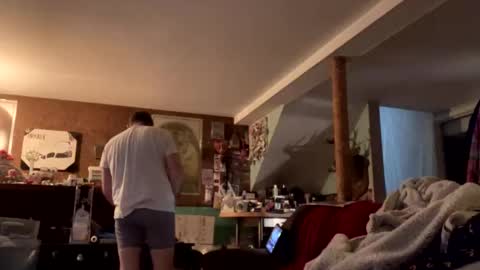 Snapshot of larrythelover23 chatting on January 2026 08:18:02 AM larrythelover23 online show from January 2026 08:18:02 AM