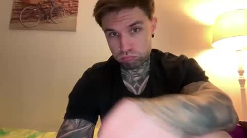 larsskeet online show from December 2025 02:01:01 PM