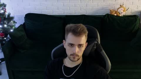 Snapshot of larstar01 chatting on December 2024 02:30:02 AM Lars online show from December 2024 02:30:02 AM