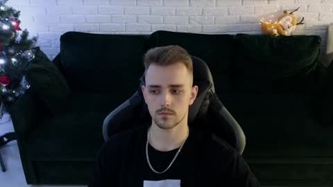 Snapshot of larstar01 chatting on December 2024 01:37:02 AM Lars online show from December 2024 01:37:02 AM