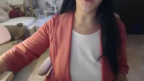 Auri online show from February 2025 02:24:01 PM