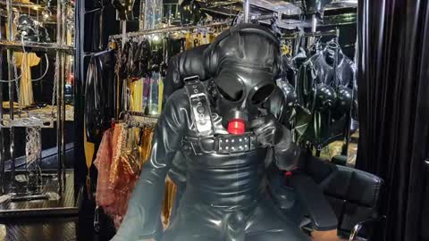 Snapshot of latexlover202 chatting on December 2024 11:09:01 PM latexlover202 online show from December 2024 11:09:01 PM