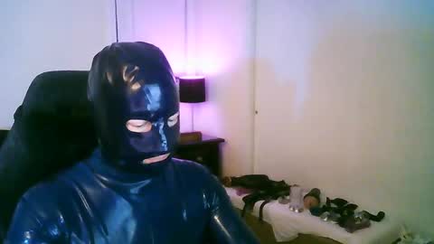 latexminheadroom online show from October 2025 02:17:01 AM