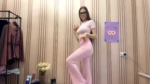 Mia online show from July 2026 02:21:01 PM
