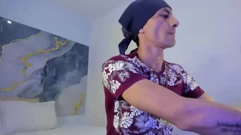 Snapshot of latin_crissex chatting on October 2025 12:20:01 PM crissex online show from October 2025 12:20:01 PM