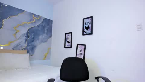 Snapshot of latin_crissex chatting on November 2025 11:43:01 AM crissex online show from November 2025 11:43:01 AM