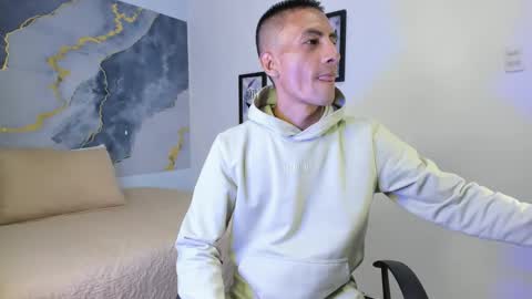 Snapshot of latin_crissex chatting on November 2025 01:32:02 PM crissex online show from November 2025 01:32:02 PM