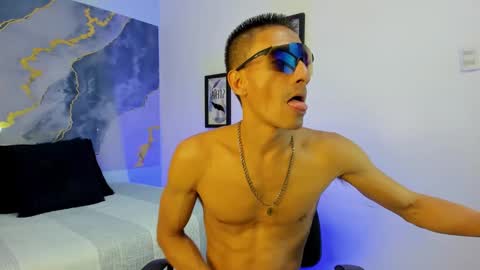 Snapshot of latin_crissex chatting on November 2025 12:41:02 PM crissex online show from November 2025 12:41:02 PM