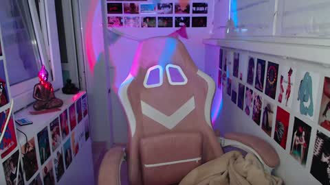 Snapshot of latina_mia chatting on December 2024 05:31:01 AM miiiiiiaaaa online show from December 2024 05:31:01 AM