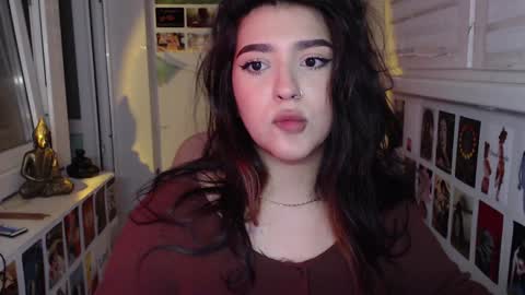 Snapshot of latina_mia chatting on December 2024 05:00:01 PM miiiiiiaaaa online show from December 2024 05:00:01 PM