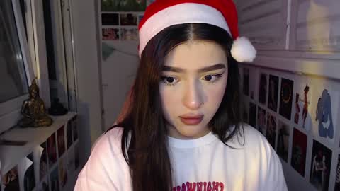 Snapshot of latina_mia chatting on December 2024 10:16:01 PM miiiiiiaaaa online show from December 2024 10:16:01 PM