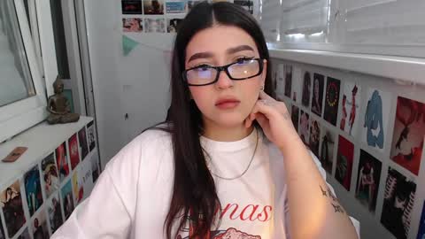 Snapshot of latina_mia chatting on January 2025 11:33:01 AM miiiiiiaaaa online show from January 2025 11:33:01 AM