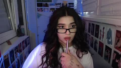 Snapshot of latina_mia chatting on February 2025 09:30:01 AM miiiiiiaaaa online show from February 2025 09:30:01 AM