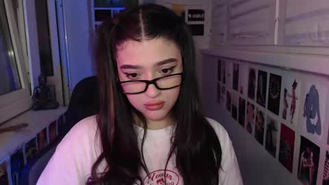 Snapshot of latina_mia chatting on February 2025 03:11:01 AM miiiiiiaaaa online show from February 2025 03:11:01 AM