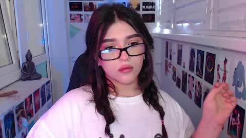 Snapshot of latina_mia chatting on February 2025 05:58:01 AM miiiiiiaaaa online show from February 2025 05:58:01 AM