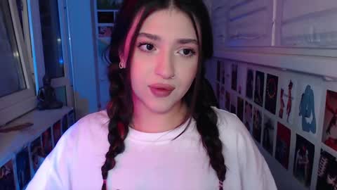 Snapshot of latina_mia chatting on February 2025 04:11:01 AM miiiiiiaaaa online show from February 2025 04:11:01 AM