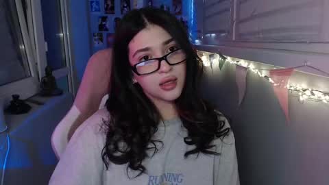 Snapshot of latina_mia chatting on February 2025 05:11:02 AM miiiiiiaaaa online show from February 2025 05:11:02 AM