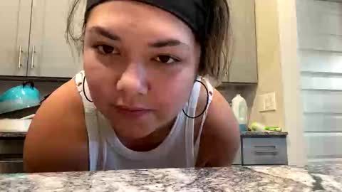 Snapshot of latinachatmami chatting on November 2025 06:07:02 PM latinachatmami online show from November 2025 06:07:02 PM