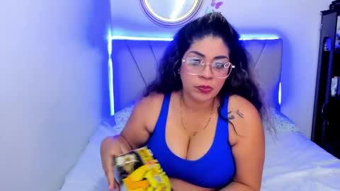 Snapshot of latinamav22 chatting on May 2026 10:04:02 PM latinamav22 online show from May 2026 10:04:02 PM