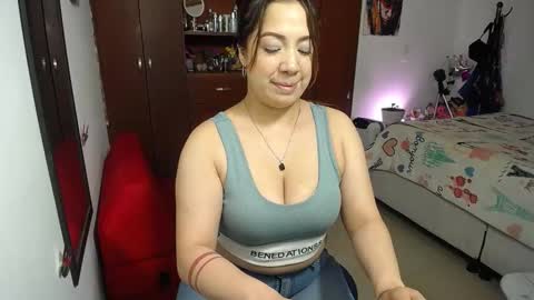 LORENA online show from November 2025 09:25:01 PM