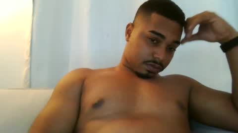 Snapshot of latinbbc_00 chatting on February 2025 10:37:02 PM latinbbc_00 online show from February 2025 10:37:02 PM