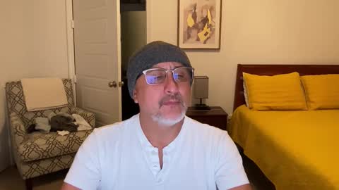 QS - INDEPENDENT MODEL online show from November 2025 05:57:01 AM